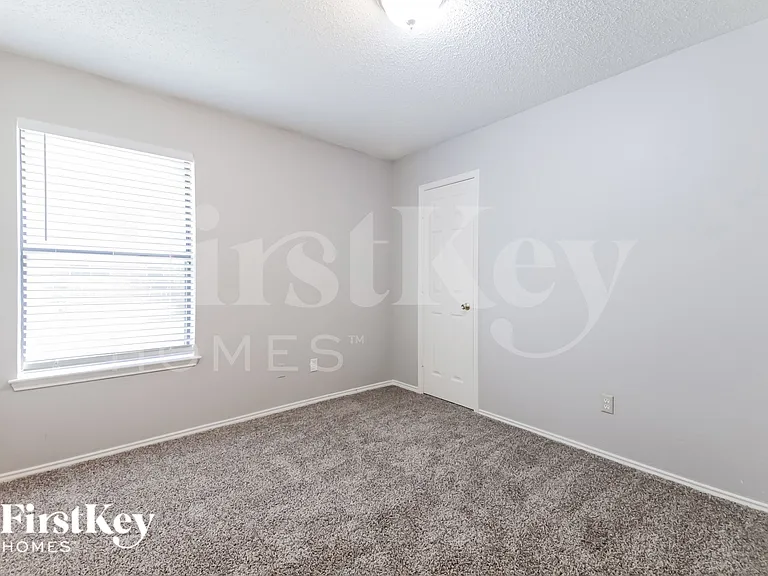 701 Long Hill Ct — Photo 14