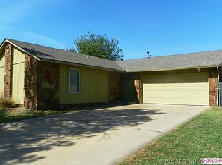 1217 E 140th Pl, Glenpool, OK 74033