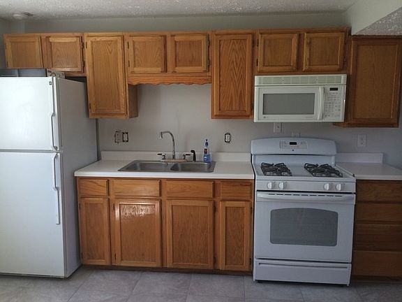 3rd image of 224 W Joliet Hwy #0