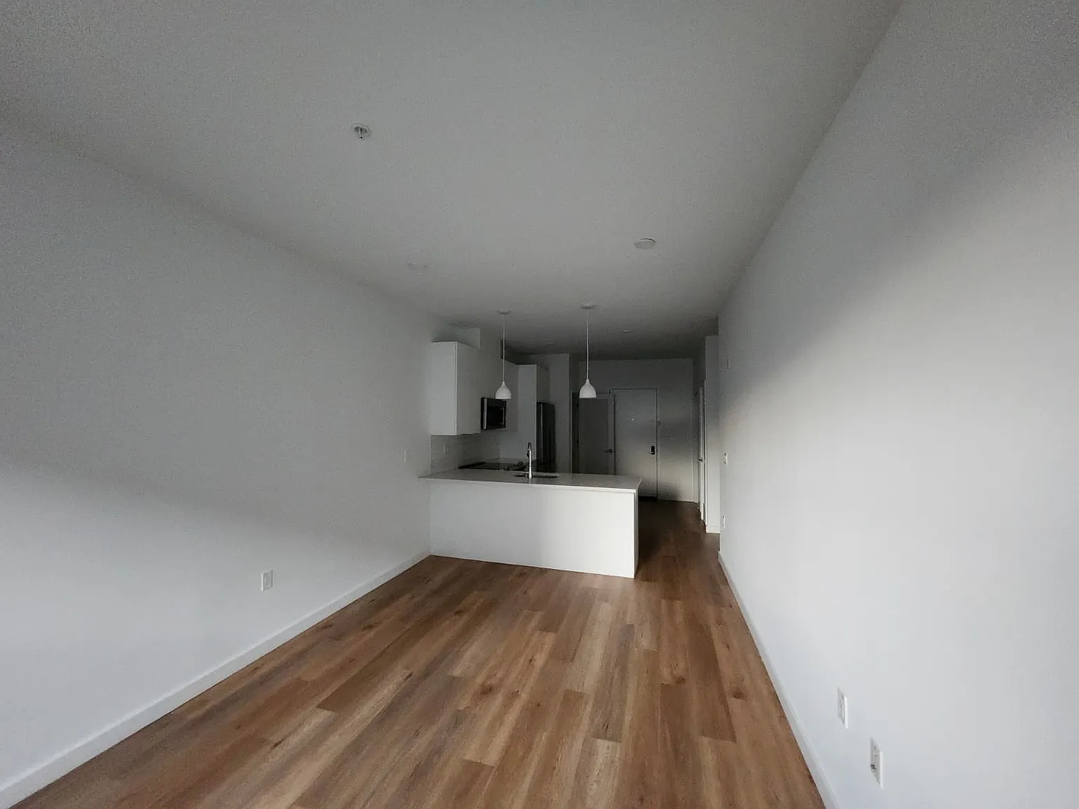 24 Freeway Dr — Photo 2