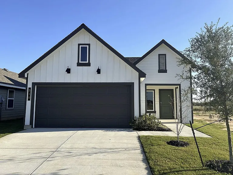 310 Randall Pl — Photo 1