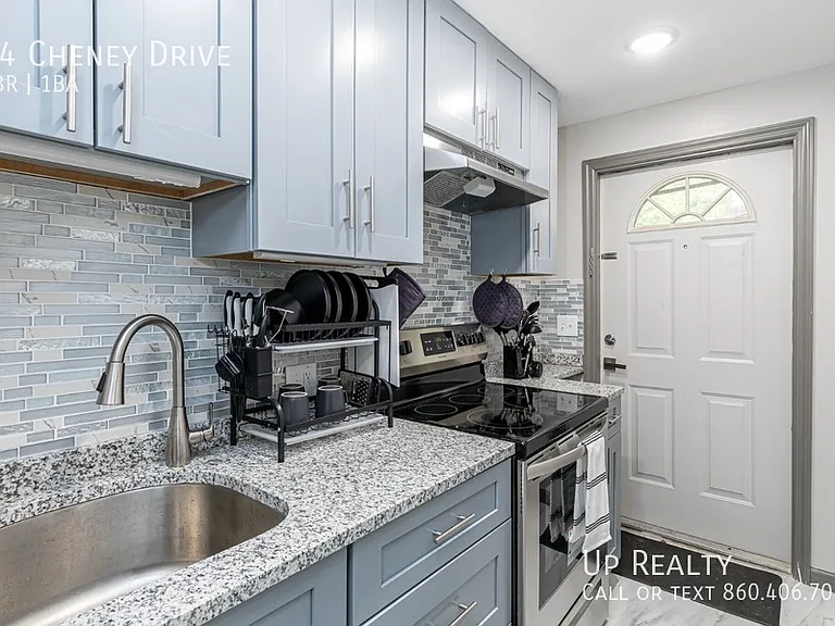 64 Cheney Dr — Photo 2