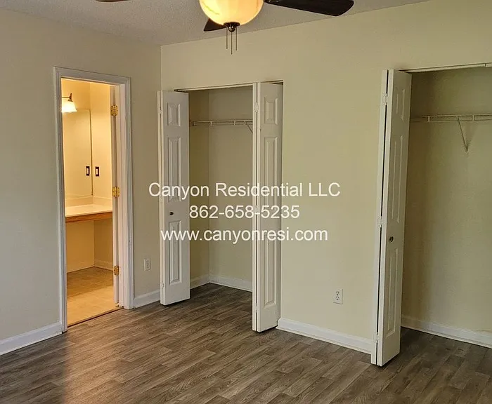 461 Bedford Knoll Dr — Photo 10