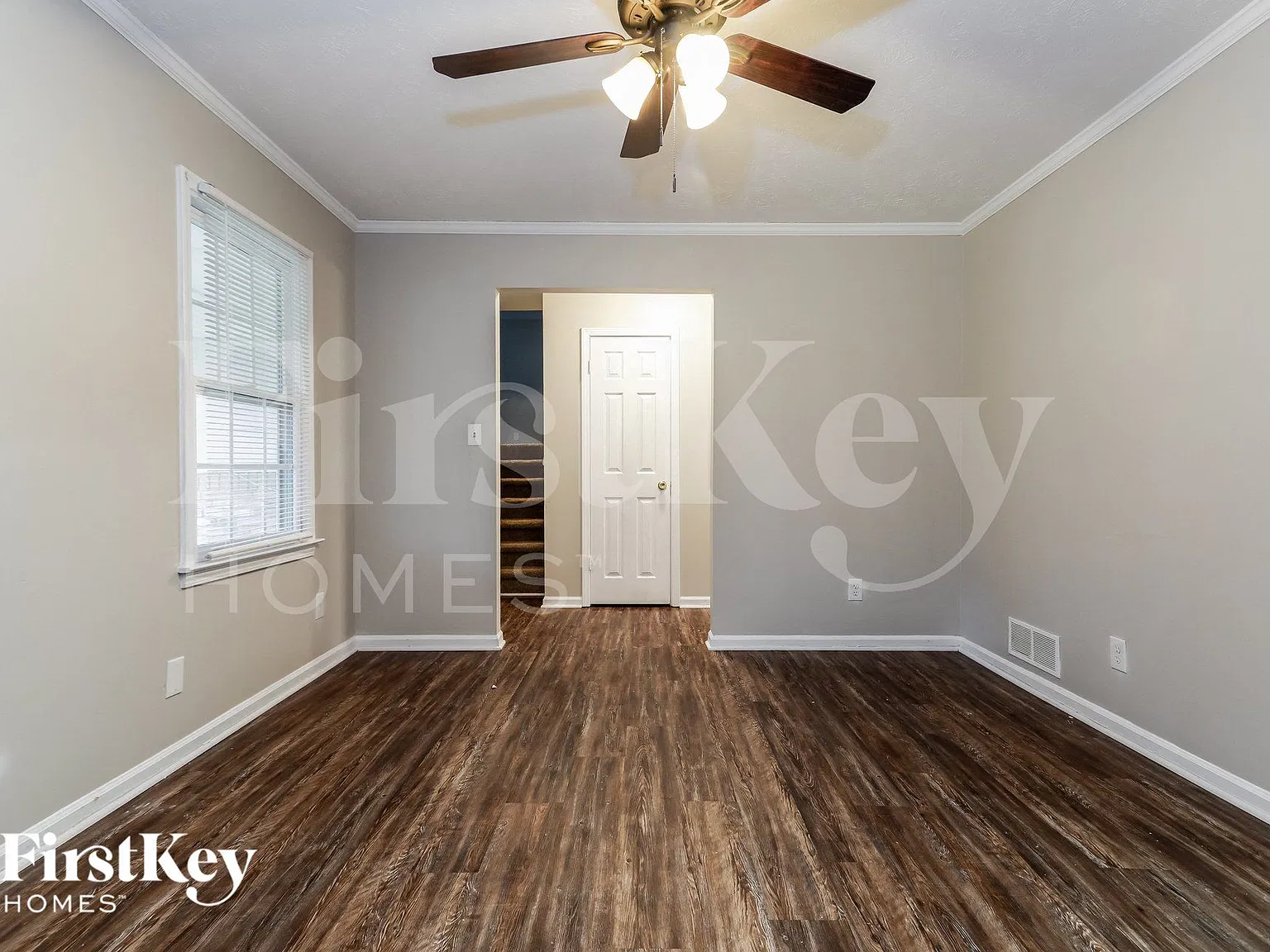 3 bed, 2.0 bath, 1932 sqft, $2,205 — Photo 2