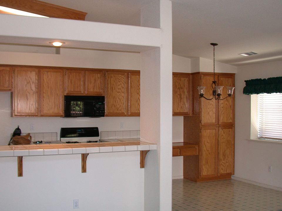 2nd image of 547 Mockingbird Dr