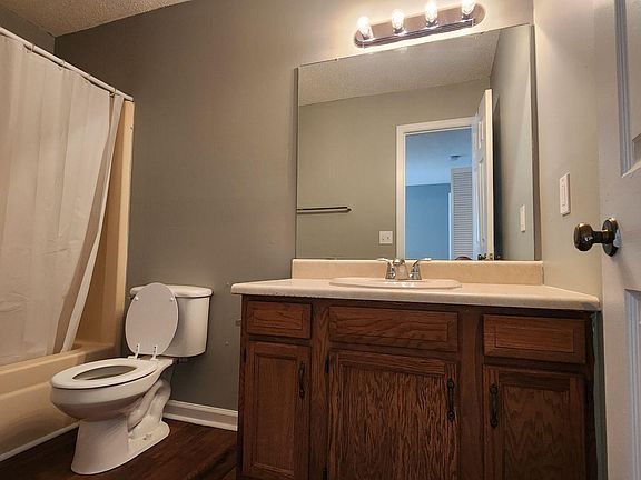 5th image of 4423 Bonnell Dr NW #10
