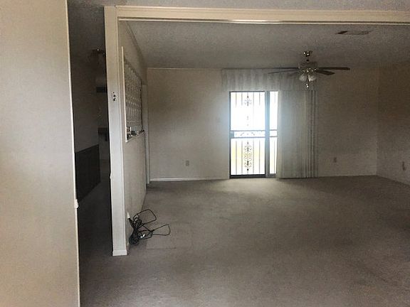 2nd image of 2107 Pine St