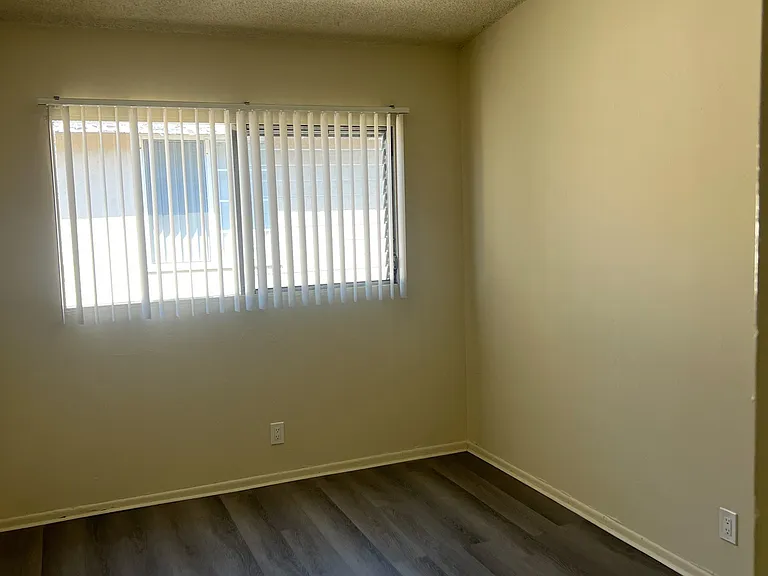 1818 W El Segundo Blvd — Photo 8