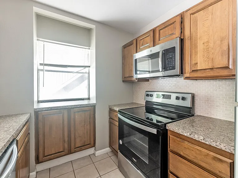 2404 Sycamore Ave #B2 — Photo 7