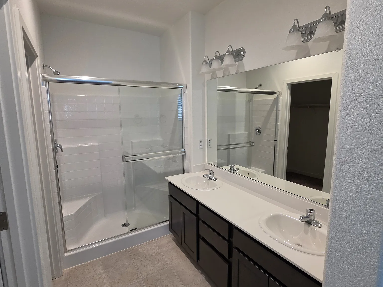 4 bed, 1750 sqft, $2,700 — Photo 3