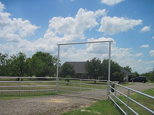1st image of 9495 Bluebonnet Dr