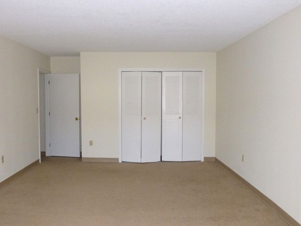1st image of 3 Kessler Farm Dr APT 125