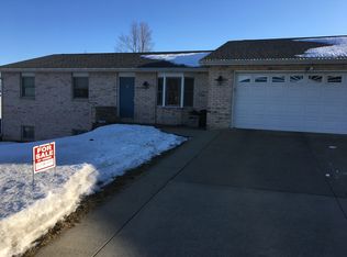 5230 Saratoga Rd, Dubuque, IA 52002