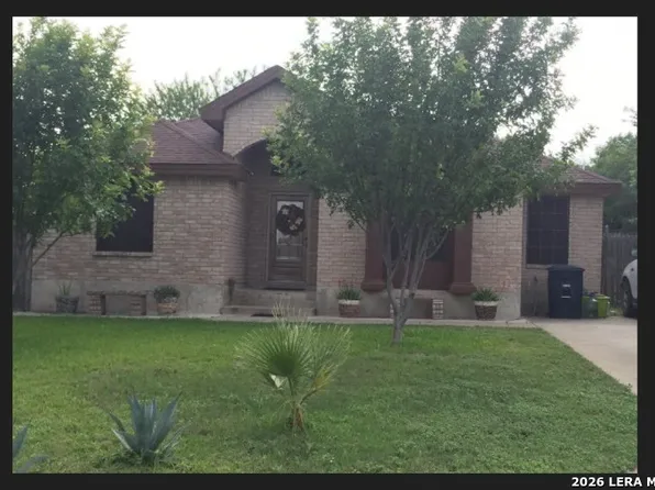 1675 Raintree Dr, Eagle Pass, TX 78852
