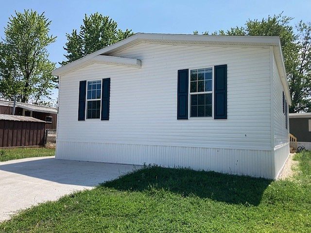 1st image of 305 Country Elms Est