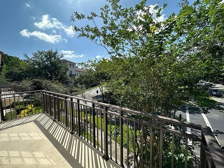 917 Waterside Ln #203 — Photo 8