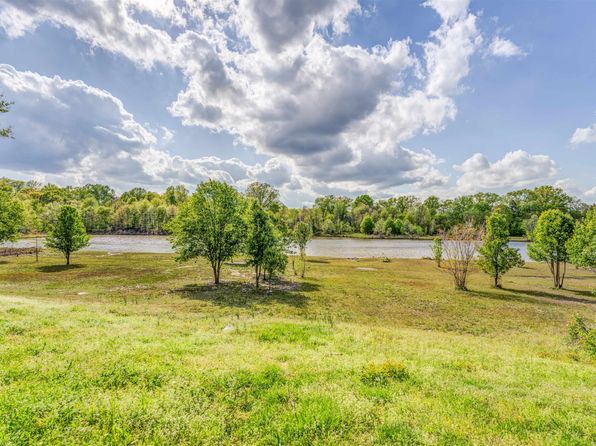 633 Shelley Renee Ln, Cordova, TN 38018