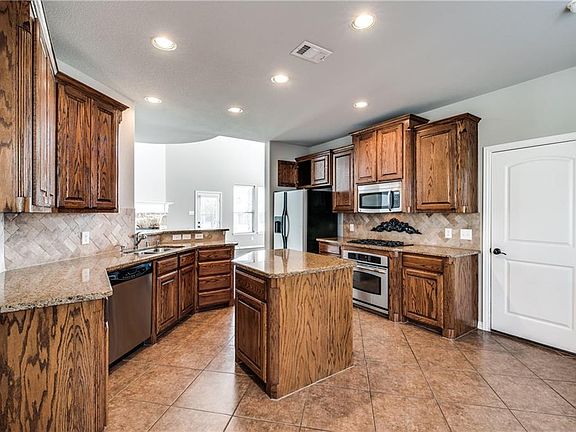 4th image of 11401 Glen Rose Dr