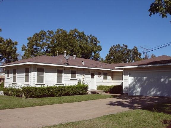 5th image of 1200 N Davis St