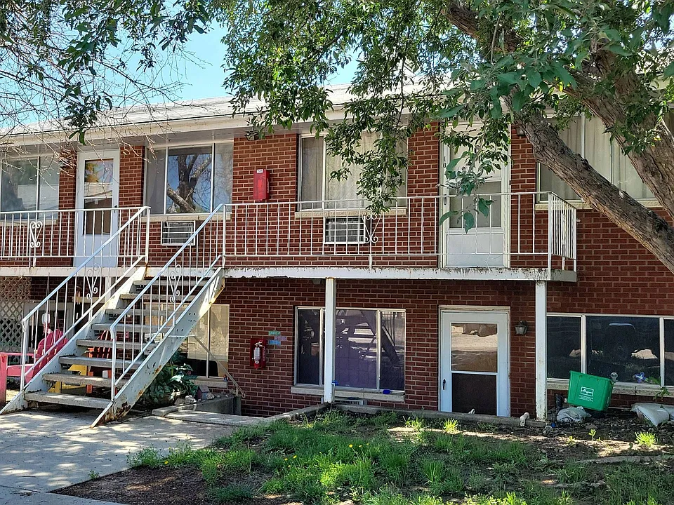 715-719 16th St SW