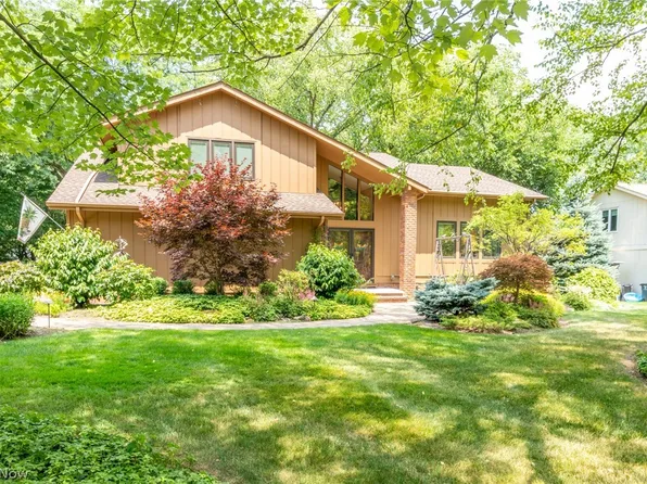 26463 Hendon Rd, Beachwood, OH 44122
