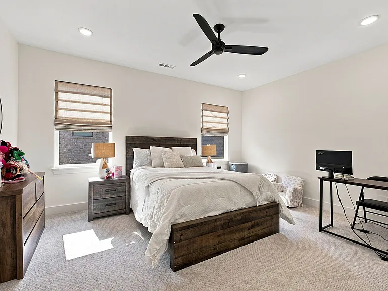 3324 Longport Ln — Photo 36