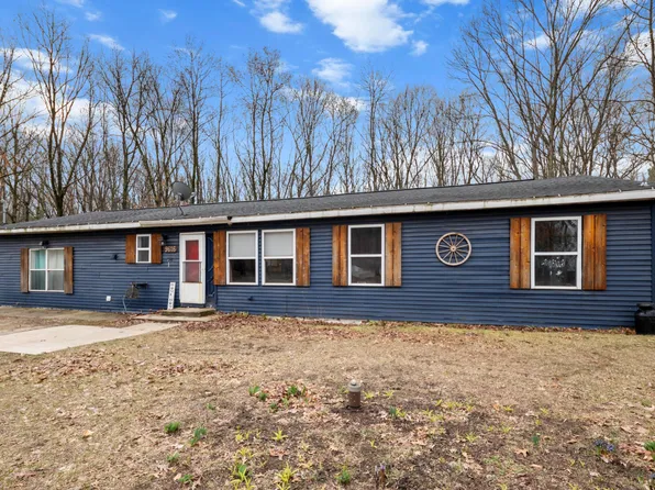 9616 Rentsman St NE, Cedar Springs, MI 49319