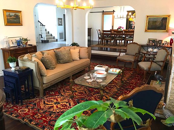 living room (24' x 15')
