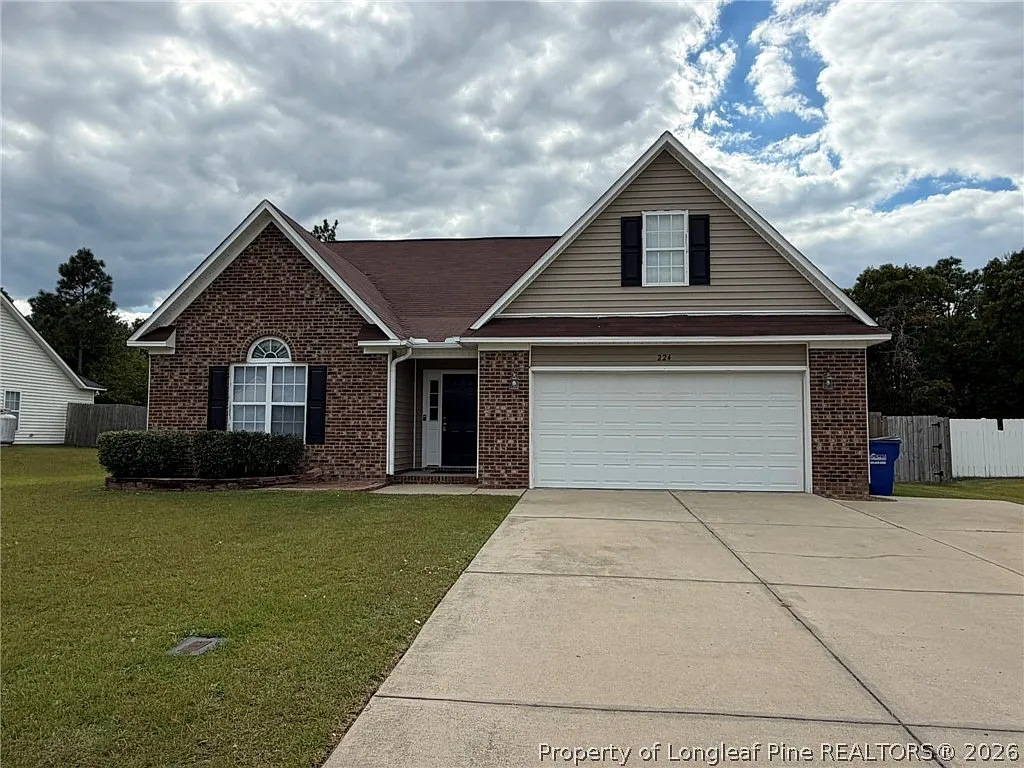 4 bed, 3.0 bath, 2200 sqft, $2,200 — Photo 1