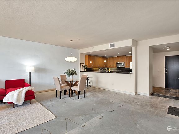 4th image of 1515 Dock Street #222