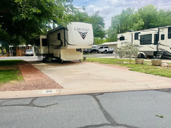 180 N 1100 E, Washington, UT 84780