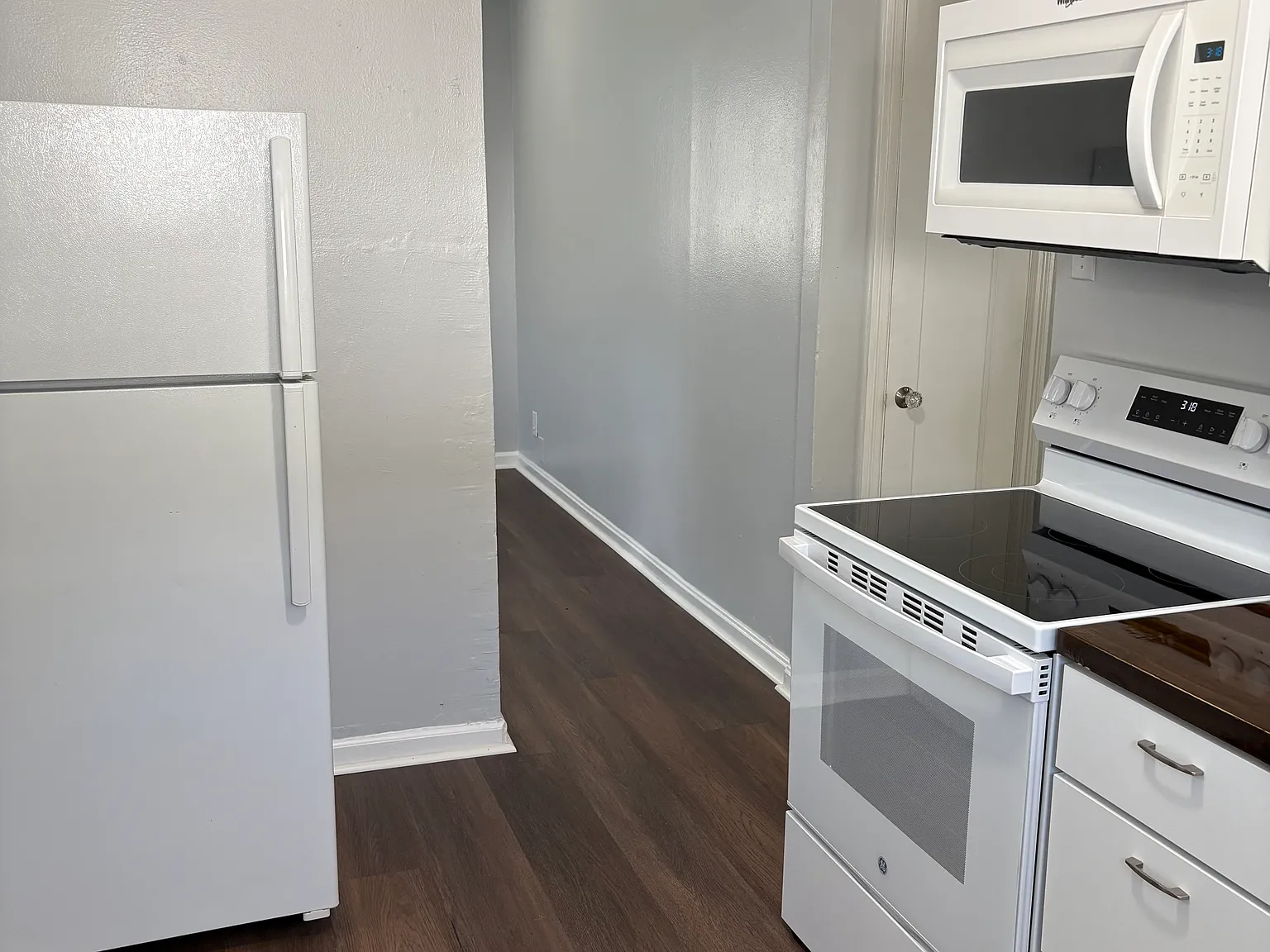 2 bed, 1200 sqft, $2,200 — Photo 3