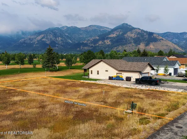 57 Country Club Way, Thayne, WY 83127