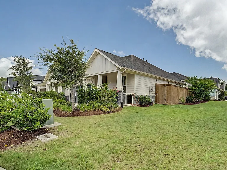 21339 Sierra Point Ln — Photo 2