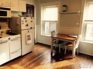 28 Charter St APT 4, Boston, MA 02113