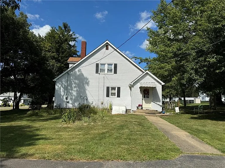 149 S Franklin St — Photo 3