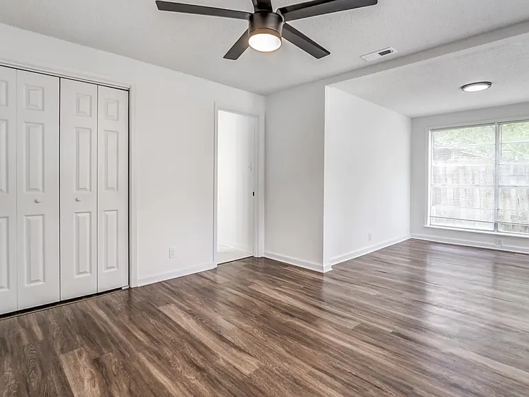 1079 Larry Ln — Photo 19