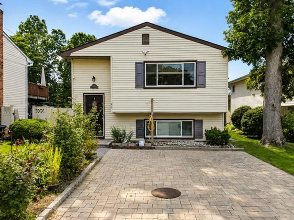 42 Brennan Street, Huntington, NY 11743
