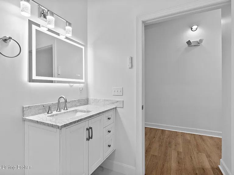 540 S 4th St #401 — Photo 25