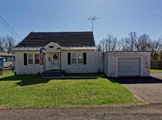 4 Kellogg Rd, Stillwater, NY 12170