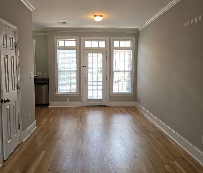 676 Highpark Ln — Photo 3