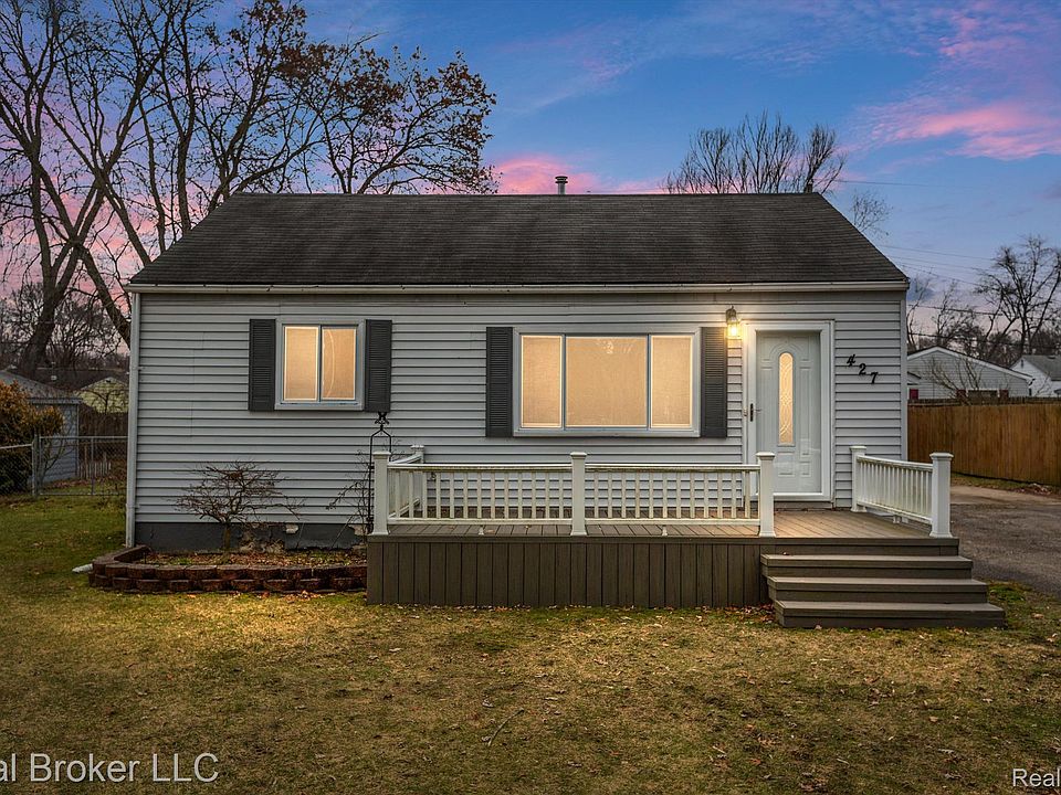 1st image of 427 Clayburn Blvd