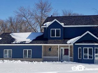 17260 Round Lake Rd, Eden Prairie, MN 55346