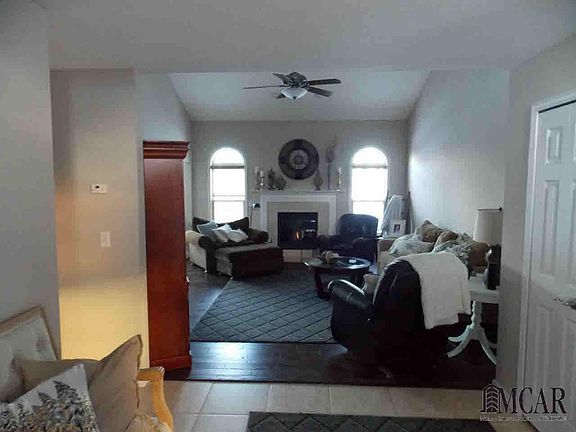 4th image of 15218 Oak Knoll Dr