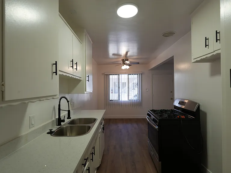 10304 La Reina Ave #C — Photo 10