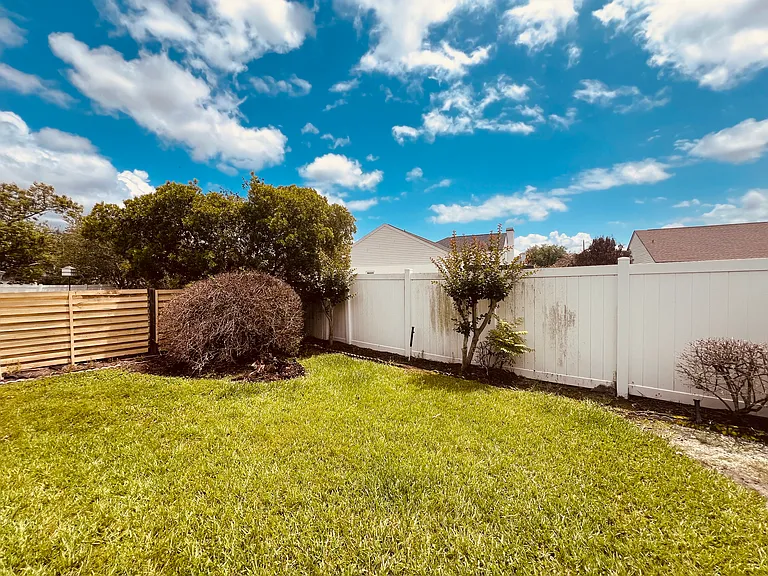 2725 Heatherside Ave — Photo 25