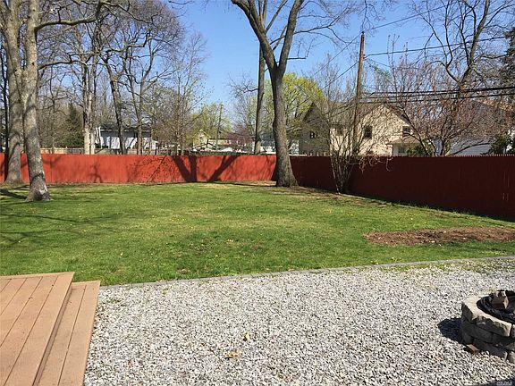 3rd image of 32 Fleetwood Ave
