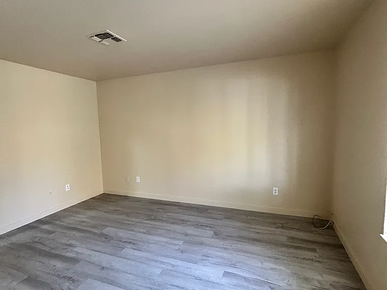 1424 Sylvan Ave — Photo 14