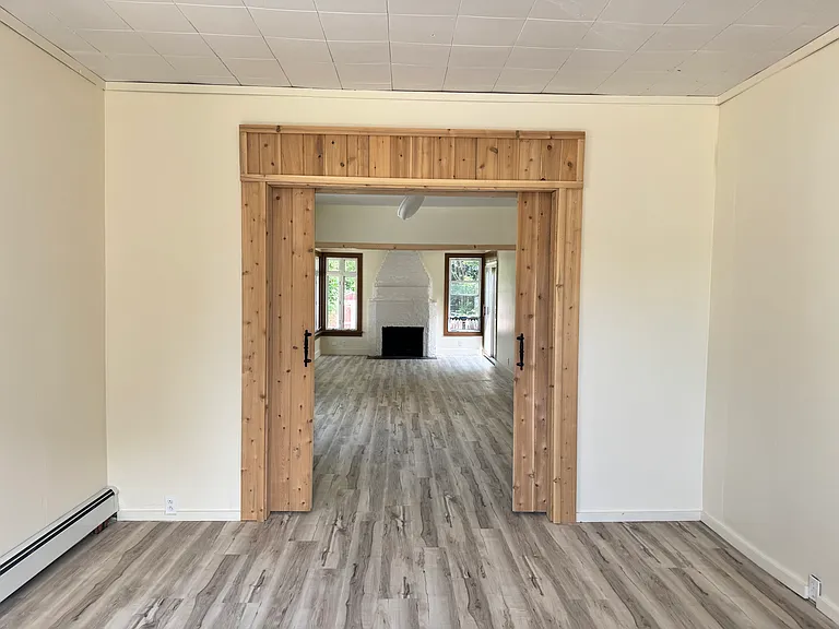 317 Amanda St — Photo 1