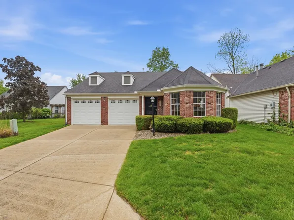 9652 Pine Ridge East Dr, Fishers, IN 46038